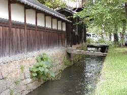 写真−4:行事神社付近